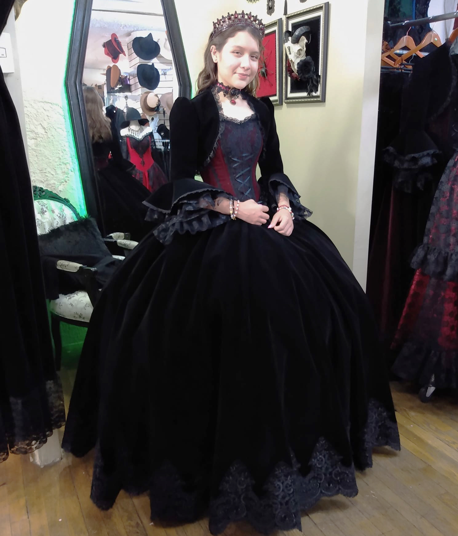 Vintage Black Gothic Wedding Dress 2023 Fitted Puffy Punk Ball Gown Wedding Dresses Vivtorian With Jacket Velvet Bridal Vestido De Noiva robe mariee