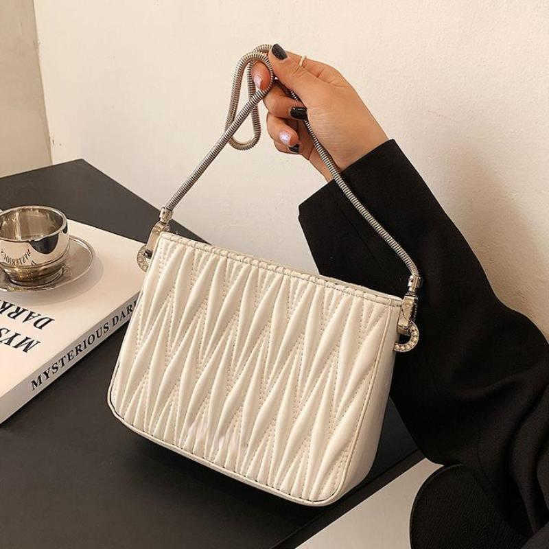 Women's Luxury Designer Shoulder Bags Tote 2023 New Fashion Embroidery Pleated Crossbody Bag Portable Envelope Package Box Packaging Factory Direct Sales, Sku
Women's Luxury Designer Shoulder Bags Tote 2023 New Fashion Embroidery Pleated Crossbody Bag Portable Envelope Package Box Packaging Factory Direct Sales, Sku