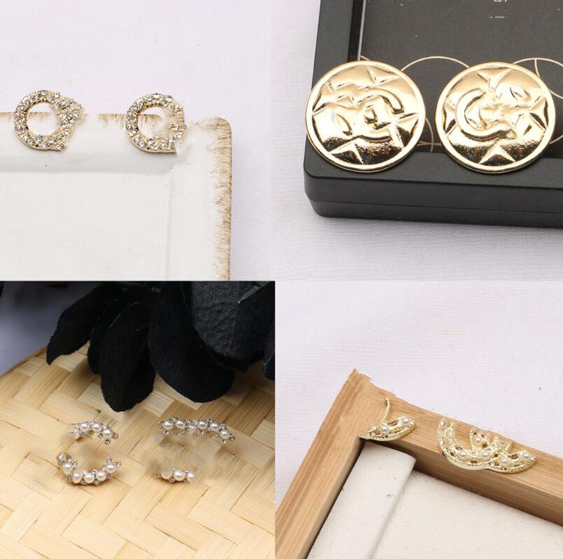 Luxury Brand Designers Letters Stud 18K Gold Plated 925 Silver Geometric Famous Women Round Crystal Rhinestone Pearl Earring Wedding Party Jewerlry 20 Style
Luxury Brand Designers Letters Stud 18K Gold Plated 925 Silver Geometric Famous Women Round Crystal Rhinestone Pearl Earring Wedding Party Jewerlry 20 Style