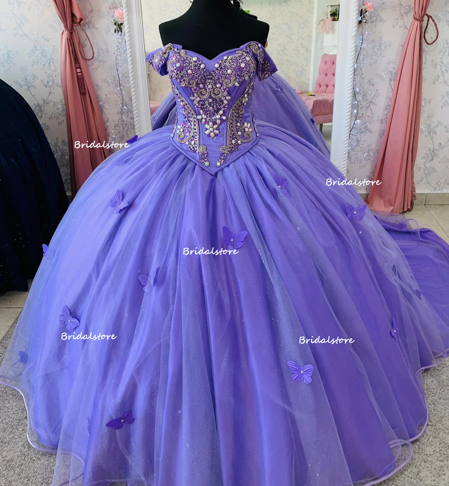 Cinderella Lilac Quinceanera Dresses 2023 Butterfly Beaded Crystal Sweet 15 Year Old Dress Off Shoulders Ball Gown Prom Dress XV Vestidos De 15 Anos R