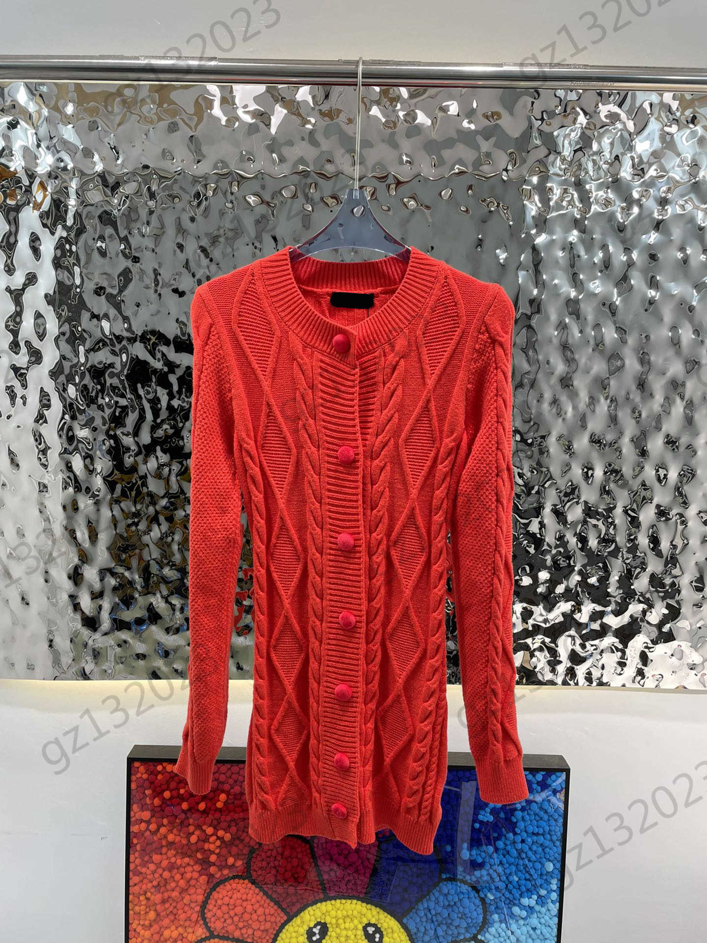 Casual Dresses Womens Designer Dress Twill Trim Solid Color Knitted Dress Thread Round Neck Long Sleeves Tight Maxiskit Women Apparel 2 Colors
Casual Dresses Womens Designer Dress Twill Trim Solid Color Knitted Dress Thread Round Neck Long Sleeves Tight Maxiskit Women Apparel 2 Colors