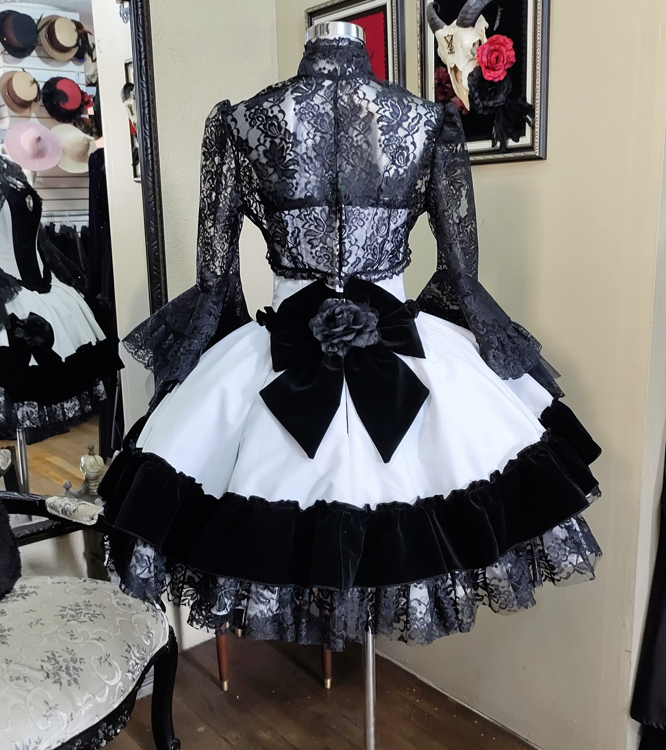 Short Lolita Gothic Black Red Wedding Dress 2023 A Line Medieval Lace Bolero Jacket Boho Bride Dresses Long Sleeve Rock Costume Vestido De Noiva robe 