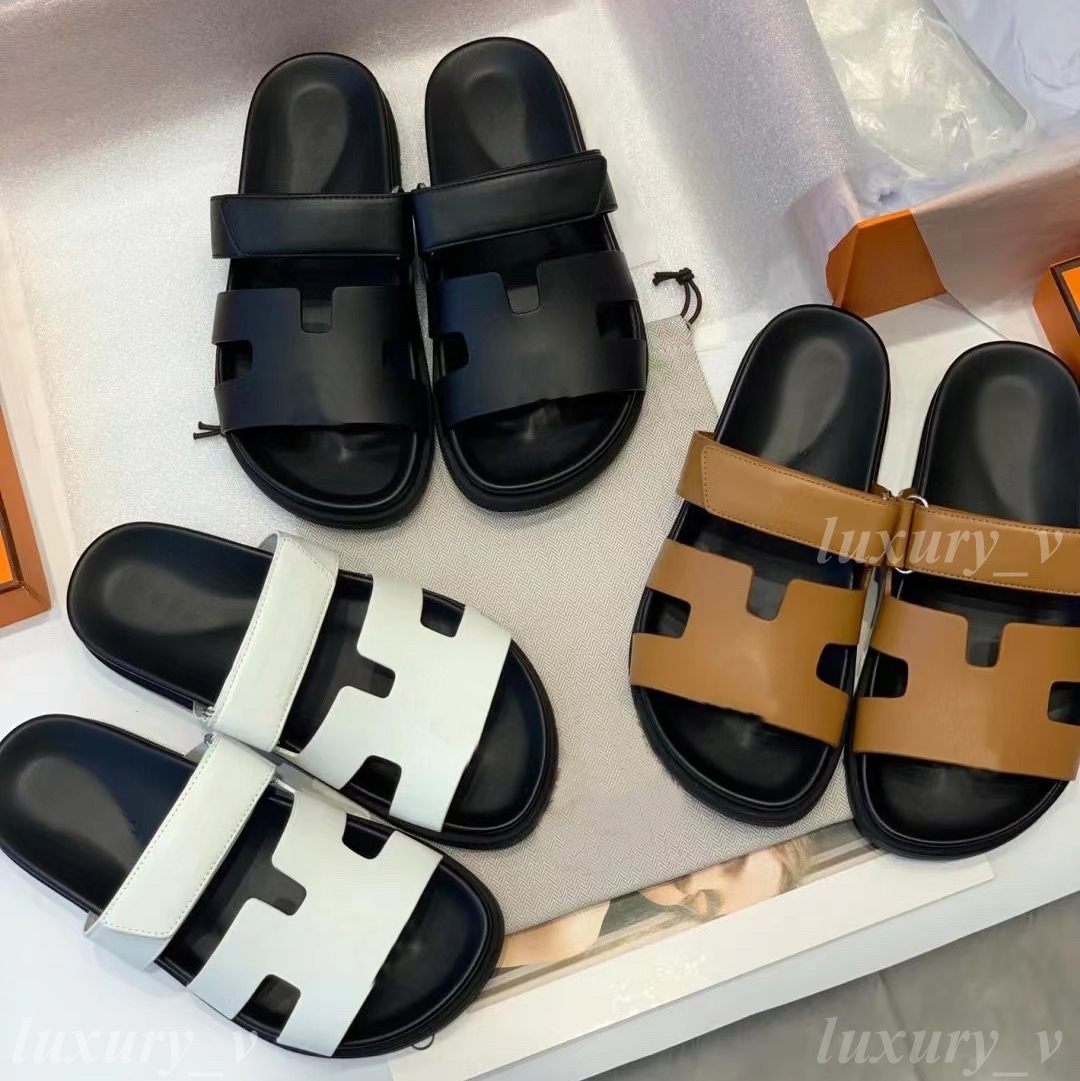 Sandals Designer Chypre Slippers Beach Classic Flat Sandal Luxury Summer Lady Leather Flip Flops Men Women Slides with Box, Color 5
Sandals Designer Chypre Slippers Beach Classic Flat Sandal Luxury Summer Lady Leather Flip Flops Men Women Slides with Box, Color 5