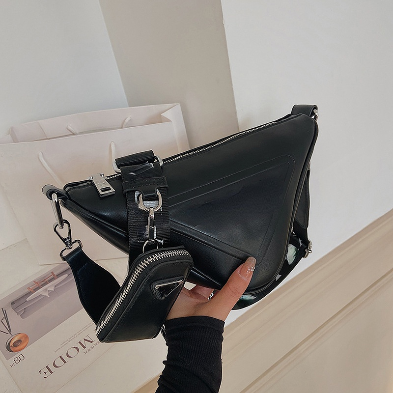 Designer Women's Three-Dimensional Relief Canvas Letters Lightweight Triangle Shoulder Messenger Bag Women's Bags, 29*16*12cm
Designer Women's Three-Dimensional Relief Canvas Letters Lightweight Triangle Shoulder Messenger Bag Women's Bags, 29*16*12cm