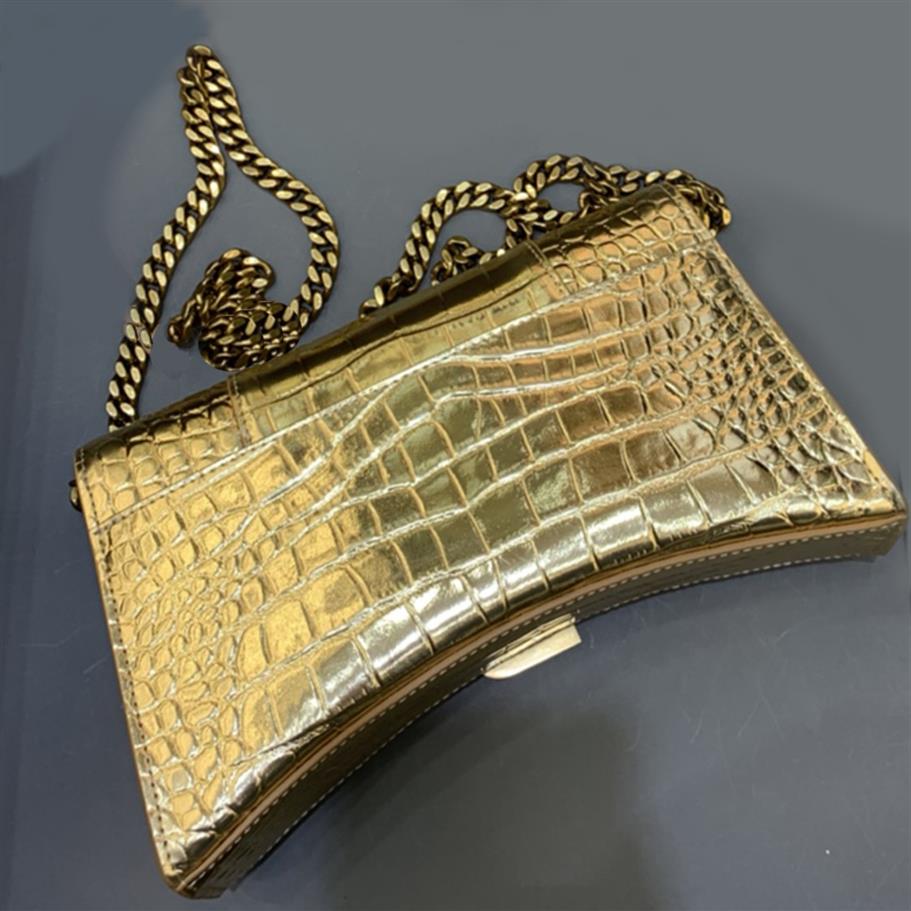 Luxury Brand Women's Bags Crocodile texture leather design 2022 Newest Fashion Hardware chain Shoulder Bag Classic Designers 245C, Black-black hardware
Luxury Brand Women's Bags Crocodile texture leather design 2022 Newest Fashion Hardware chain Shoulder Bag Classic Designers 245C, Black-black hardware