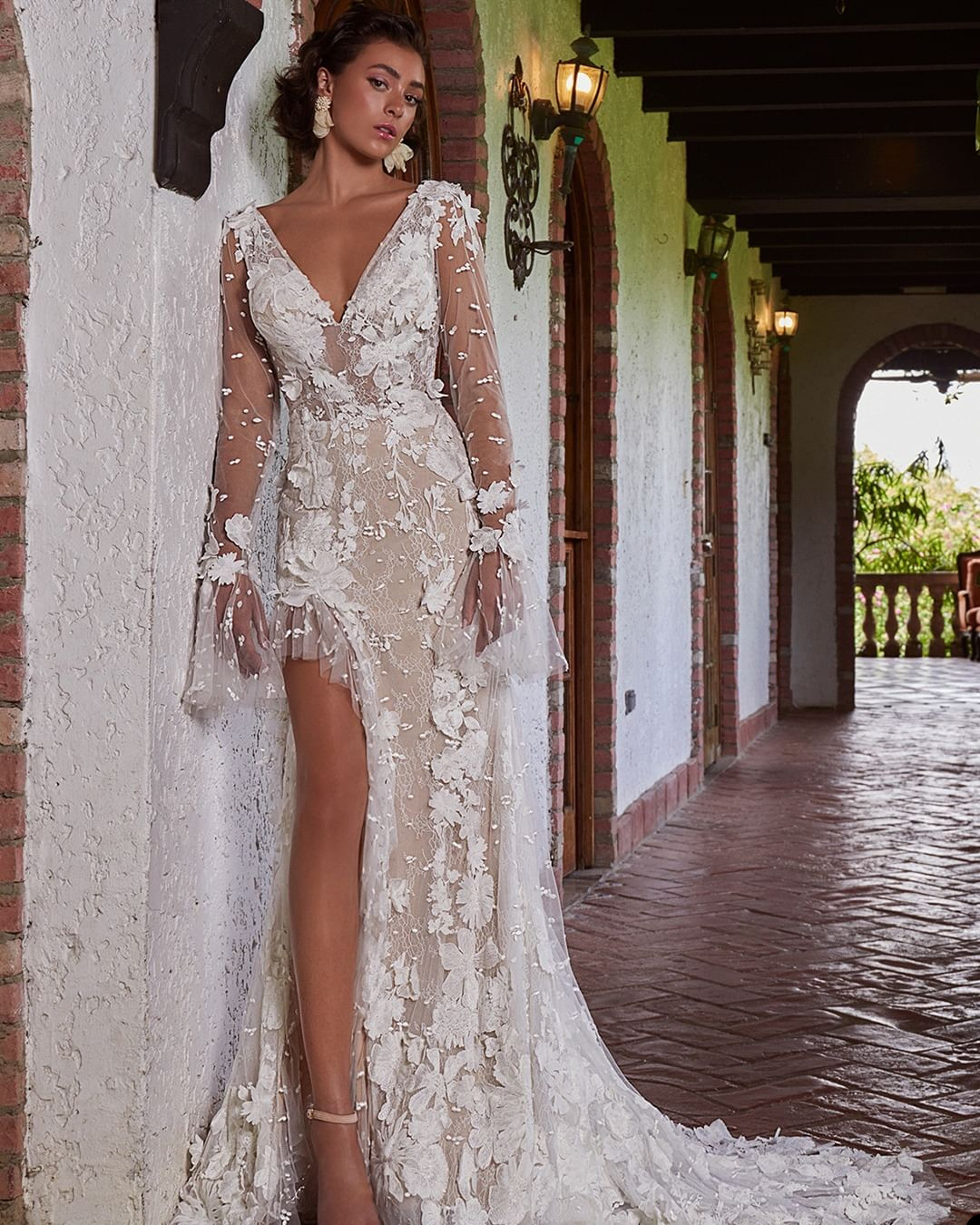 Glamorous Mermaid Wedding Dresses V-neck Lace with 3D Floral Appliques Long Net Sleeves Backless High Split Court Gown Bridal Gowns Custom Made Vestid
