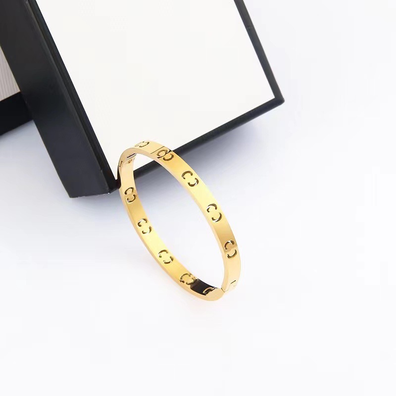 2022 Fashion cuff New Bangle multicolor Drill Screwdriver Love Bracelet Classic Brand Designer 316L Stainless Steel Couple Bracelet For Men And Women
2022 Fashion cuff New Bangle multicolor Drill Screwdriver Love Bracelet Classic Brand Designer 316L Stainless Steel Couple Bracelet For Men And Women
