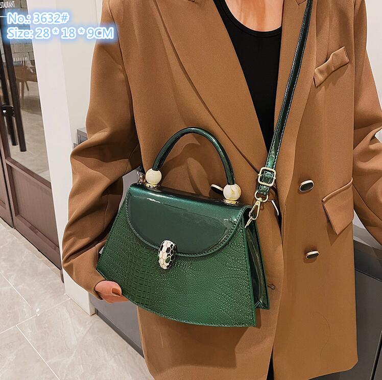 Wholesale ladies shoulder bag 6 color classic smooth patent leather fashion handbags trend crocodile handbag elegant solid color leathers mobile phone coin purse