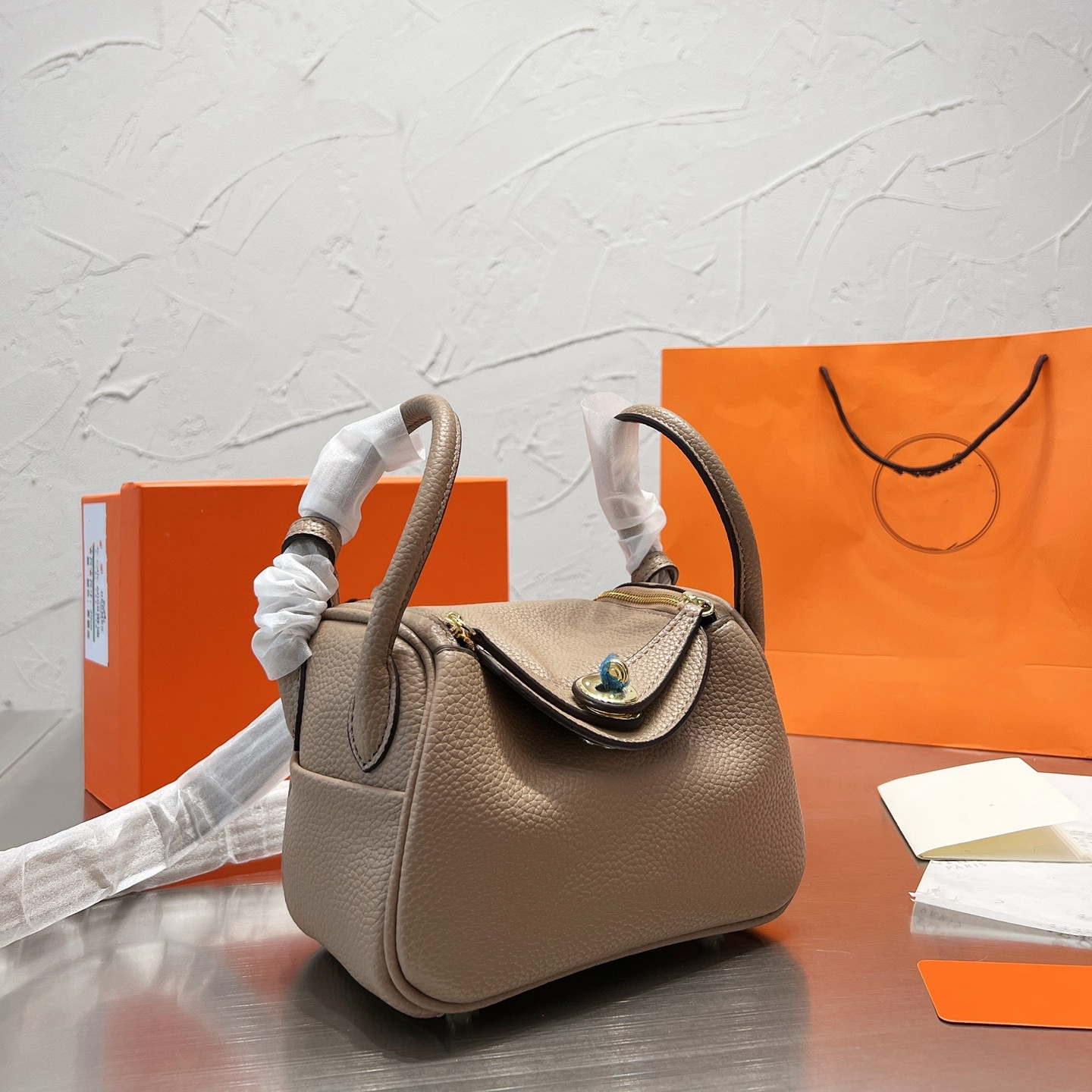 Designer Bags Real Leather Handbag High-Quality Crossbody Bag Mini Lindies Soft Leathers Lychee Cowhide Doctor Handbag Women Handbags Purses
Designer Bags Real Leather Handbag High-Quality Crossbody Bag Mini Lindies Soft Leathers Lychee Cowhide Doctor Handbag Women Handbags Purses
