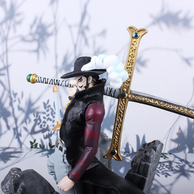 Decompression Toy 16cm Anime One Piece Dracule Mihawk figurine Combat ver. PVC Action Figure Collection Model Toys Gift for Collectible Mode