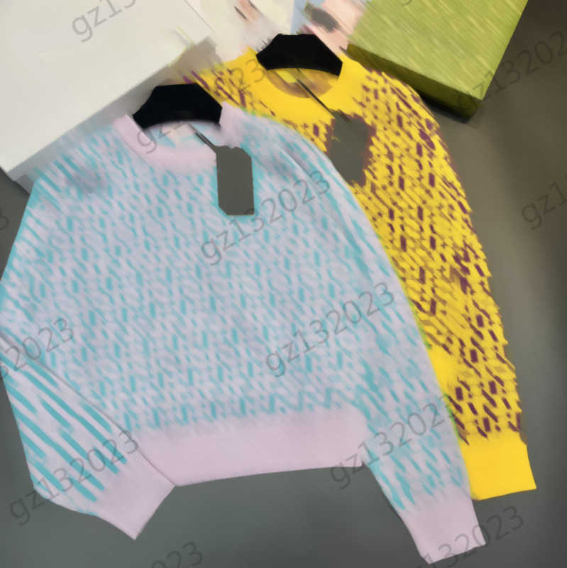 Womens Sweaters Classic Double F Letter Jacquard Wool Knit Sweater Thread Round Neck Loose Long Sleeves Joker Knitwear Women Apparel 2 Colors 1970
Womens Sweaters Classic Double F Letter Jacquard Wool Knit Sweater Thread Round Neck Loose Long Sleeves Joker Knitwear Women Apparel 2 Colors 1970