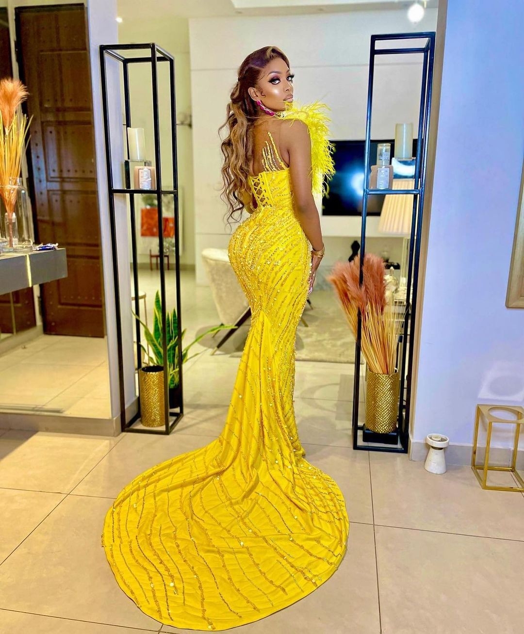 Fashion Sequins Yellow Mermaid Wedding Dresses One Shoulder Feather Bridal Gown Simple Formal Party Gowns