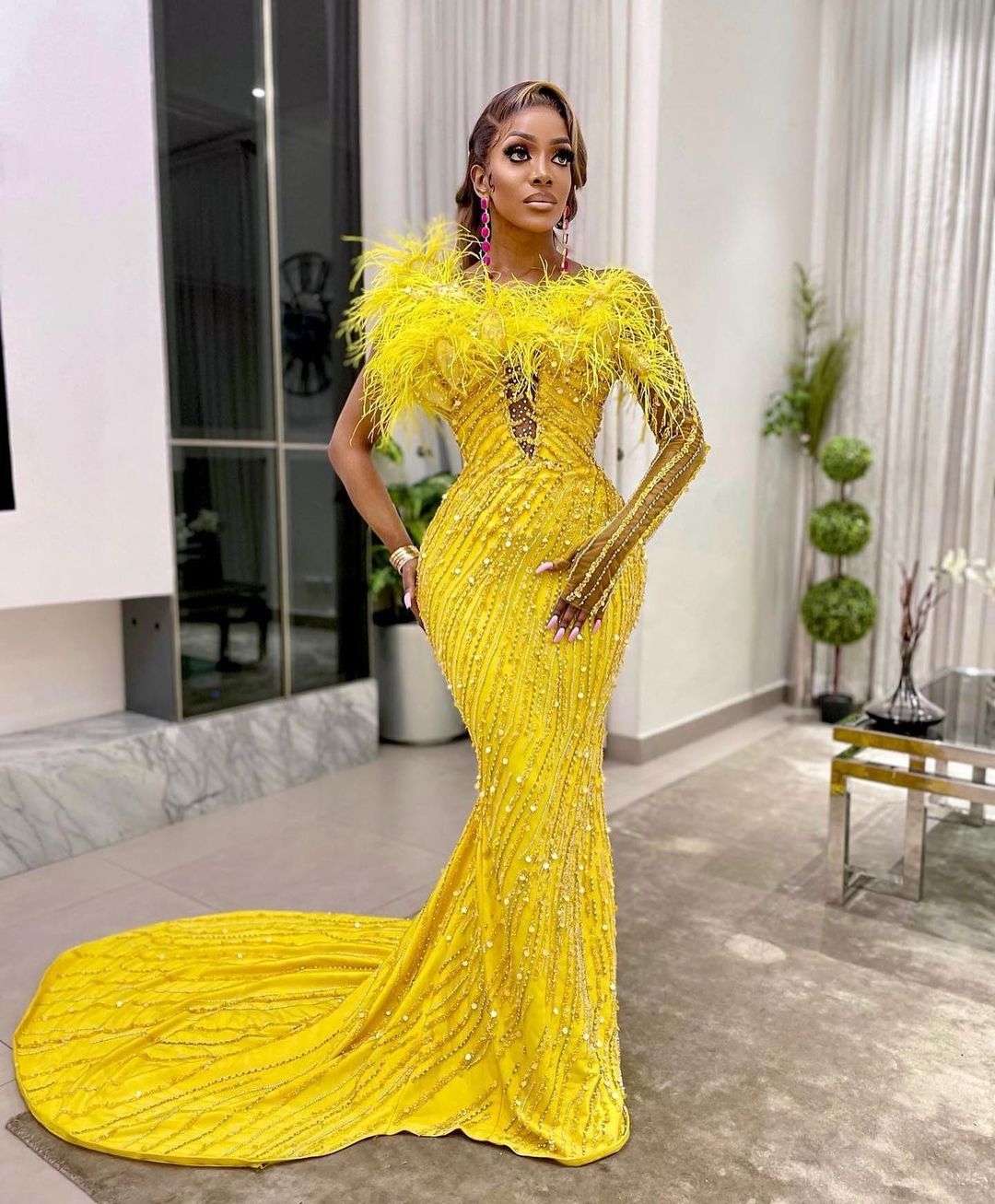 Fashion Sequins Yellow Mermaid Wedding Dresses One Shoulder Feather Bridal Gown Simple Formal Party Gowns