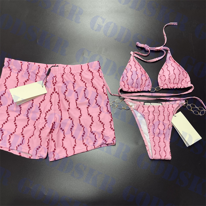 Pink Lovers Swimsuit Letter Print Mens Shorts Gold Chain Bikini For Women Outdoor Vacation Must Couples Swimwear, Please contact me real pic
Pink Lovers Swimsuit Letter Print Mens Shorts Gold Chain Bikini For Women Outdoor Vacation Must Couples Swimwear, Please contact me real pic