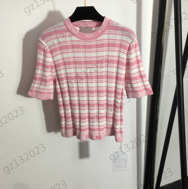 Womens Sweaters Contrasting Color Striped Crew Neck Pullover Knitted Sweater Hemline Letter Print Tight Short Sleeves Knitwear Women Clothing 2 Colors 1970
Womens Sweaters Contrasting Color Striped Crew Neck Pullover Knitted Sweater Hemline Letter Print Tight Short Sleeves Knitwear Women Clothing 2 Colors 1970