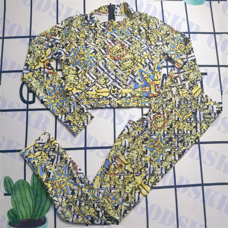 Luxury Letter Tracksuits Womens Long Sleeve Tops Textile Stretch Pants Gold Pattern Yoga Clothes Ladies Bathing Suit, Please contact me real picture
Luxury Letter Tracksuits Womens Long Sleeve Tops Textile Stretch Pants Gold Pattern Yoga Clothes Ladies Bathing Suit, Please contact me real picture