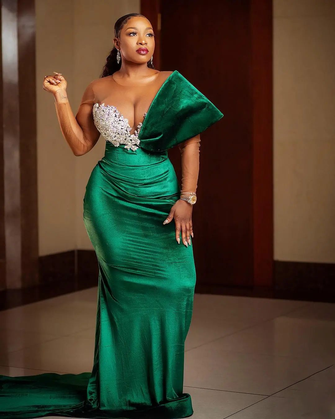 Dark Green 2023 Sheer Neck Velvet Evening Dresses Sexy Sleevelss Plus Size African Prom Gowns GB1221