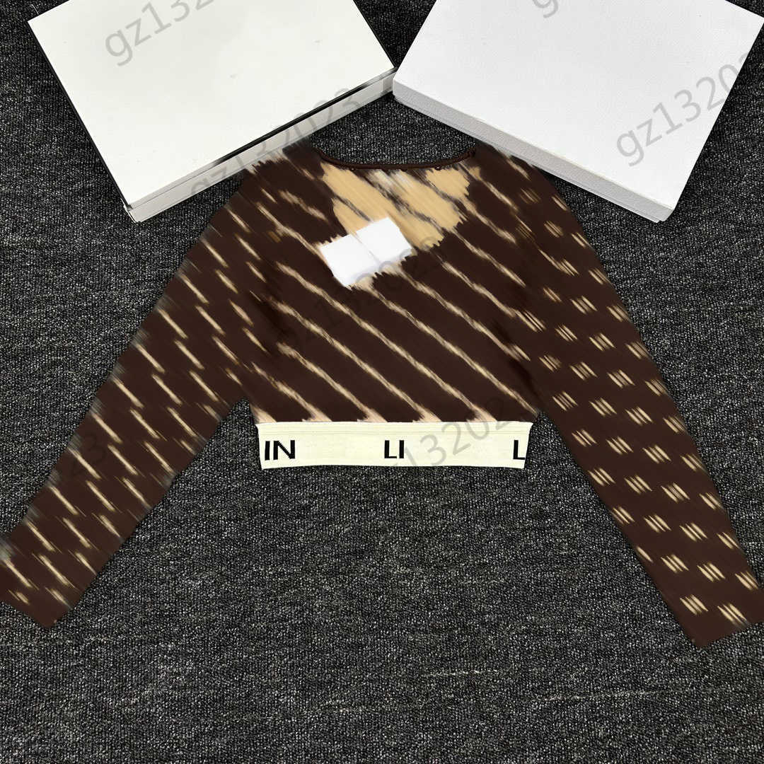 Womens Sweaters Brand Classic Logo Jacquard Short Pullover Knitted Sweater Tops Letter Webbing Elastic Hem Slim Knitwear Luxury Designer Women Apparel
Womens Sweaters Brand Classic Logo Jacquard Short Pullover Knitted Sweater Tops Letter Webbing Elastic Hem Slim Knitwear Luxury Designer Women Apparel