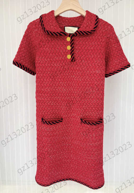 Casual Dresses Womens Designer Dress Gold Thread Twist WeavingDoll Collar Short Sleeves Dress Custom Button Pockets Slim Maxiskit Women Apparel 1970
Casual Dresses Womens Designer Dress Gold Thread Twist WeavingDoll Collar Short Sleeves Dress Custom Button Pockets Slim Maxiskit Women Apparel 1970