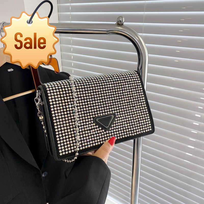 Luxury Designer Single Shoulder Bags 2023 New Women's Fashion Flash Diamond Small Square Bag Multifunctional Shoulders Bag Gift Box Packaging Factory Direct Sales, Black
Luxury Designer Single Shoulder Bags 2023 New Women's Fashion Flash Diamond Small Square Bag Multifunctional Shoulders Bag Gift Box Packaging Factory Direct Sales, Black
