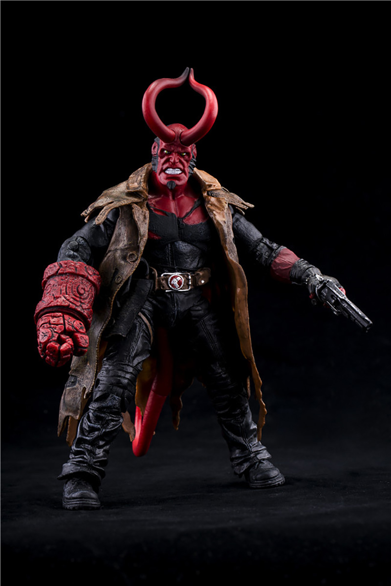 Decompression Toy Real Clothes Can be Undress Mezco Hellboy Action Figure Model Toy Doll Christmas Gift 6 inch