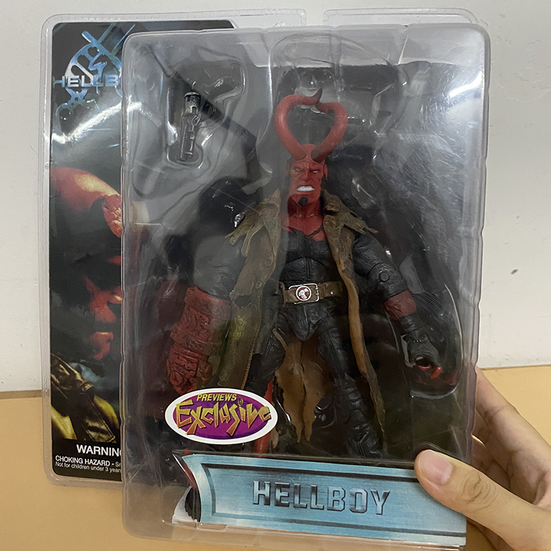 Decompression Toy Real Clothes Can be Undress Mezco Hellboy Action Figure Model Toy Doll Christmas Gift 6 inch