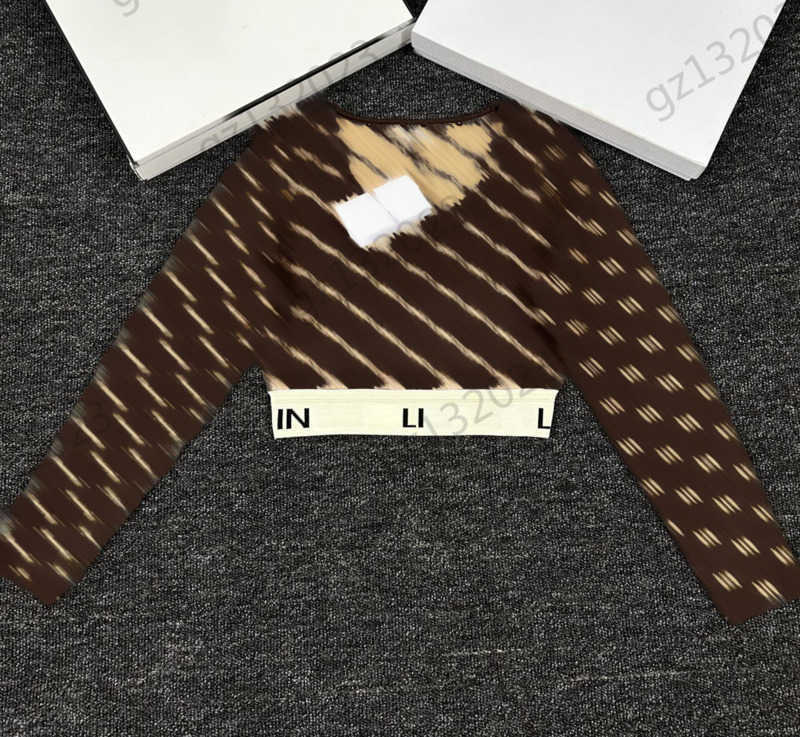Womens Sweaters Brand Classic Logo Jacquard Short Pullover Knitted Sweater Tops Letter Webbing Elastic Hem Slim Knitwear Luxury Designer Women Apparel 1970
Womens Sweaters Brand Classic Logo Jacquard Short Pullover Knitted Sweater Tops Letter Webbing Elastic Hem Slim Knitwear Luxury Designer Women Apparel 1970