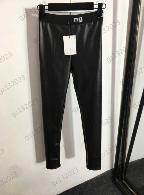 Women Pants Contrasting Color Letter Embroidery Webbing Elastic Waist Capris Leggings Pu Material Plus Velvet Warm Pants Autumn Winter Womens Clothing 1970
Women Pants Contrasting Color Letter Embroidery Webbing Elastic Waist Capris Leggings Pu Material Plus Velvet Warm Pants Autumn Winter Womens Clothing 1970