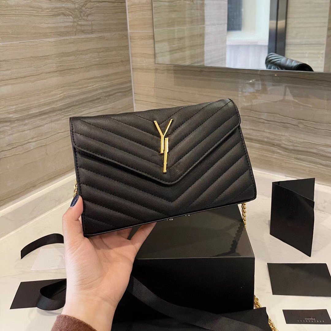 2023 Handbags Shoulder Luxurys Designer Bags Metal Chain Black Gold Silver Women Handbag Genuine Leather Bag Flip Cover Diagonal Messenger Crossbody Handbag Purse, Box
2023 Handbags Shoulder Luxurys Designer Bags Metal Chain Black Gold Silver Women Handbag Genuine Leather Bag Flip Cover Diagonal Messenger Crossbody Handbag Purse, Box
