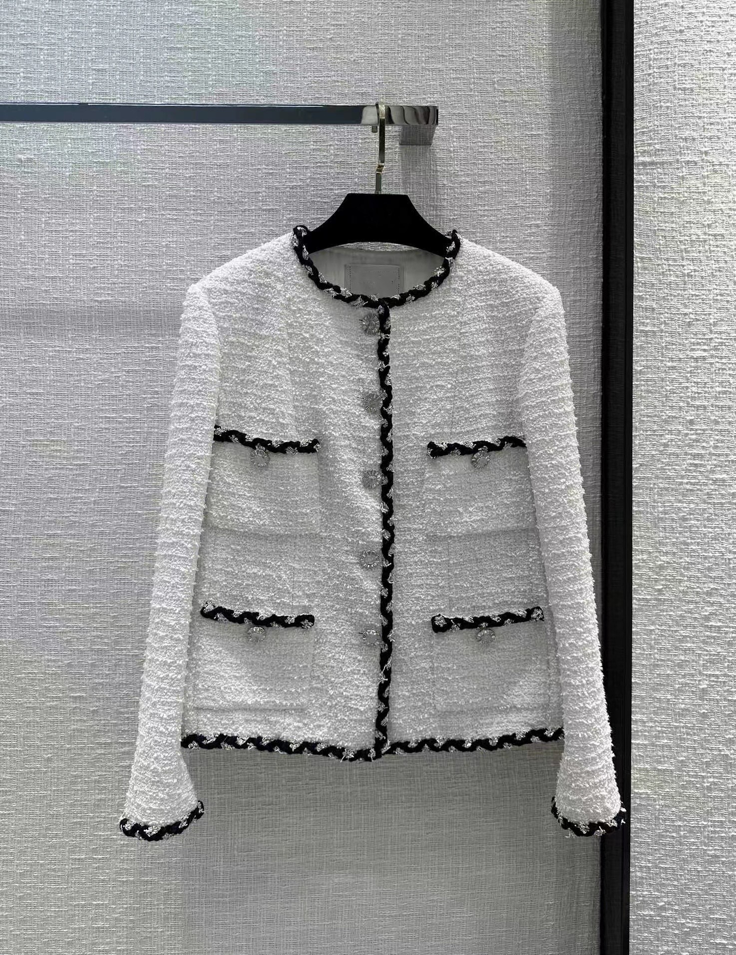 Milan Runway Jackets 2023 New Spring O Neck Long Sleeve Panelled Women' Coats Designer Brand Same Style Outerwear 1222-29, Contrast color
Milan Runway Jackets 2023 New Spring O Neck Long Sleeve Panelled Women' Coats Designer Brand Same Style Outerwear 1222-29, Contrast color