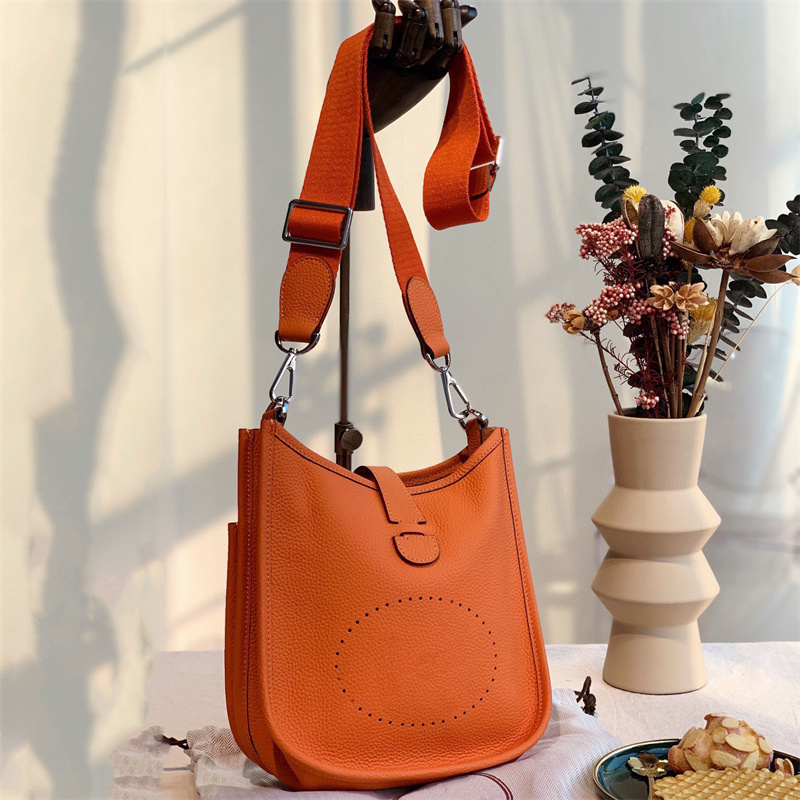 Genuine Leather Womens Crossbody Shoulder Bags Designer Handbags Evely Letter Hollow Out Small Purses Woman Flap Cross Body Bag, Green
Genuine Leather Womens Crossbody Shoulder Bags Designer Handbags Evely Letter Hollow Out Small Purses Woman Flap Cross Body Bag, Green