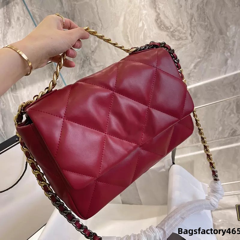 Womens 19 Jumbo Classic Flap Designer Crossbody Bags Lambskin Genuine Leather Womens Large Capacity Quilted Totes Big Pochette Purses Famous Luxury Handbags, Red
Womens 19 Jumbo Classic Flap Designer Crossbody Bags Lambskin Genuine Leather Womens Large Capacity Quilted Totes Big Pochette Purses Famous Luxury Handbags, Red