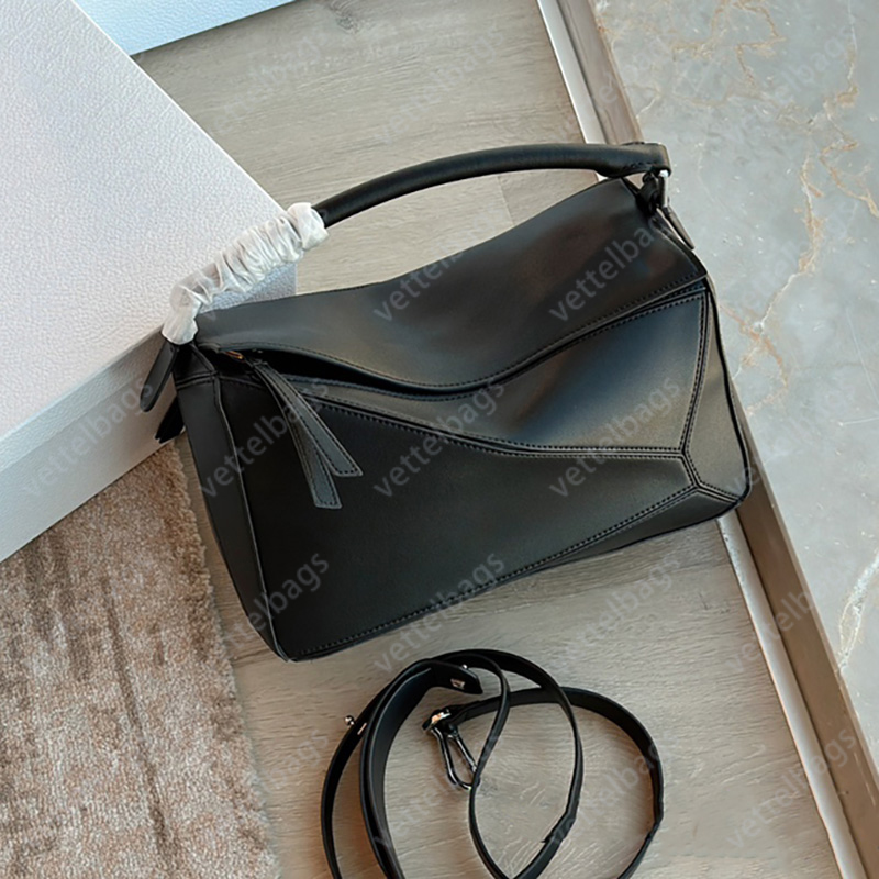 Fashion 2 Colours Shoulder Bag Vintage Handbag Large Capacity Crossbody High-Quality Shoulder Bags PU Leather Cross Body Wholesale Artwork Handbags Party, Black
Fashion 2 Colours Shoulder Bag Vintage Handbag Large Capacity Crossbody High-Quality Shoulder Bags PU Leather Cross Body Wholesale Artwork Handbags Party, Black