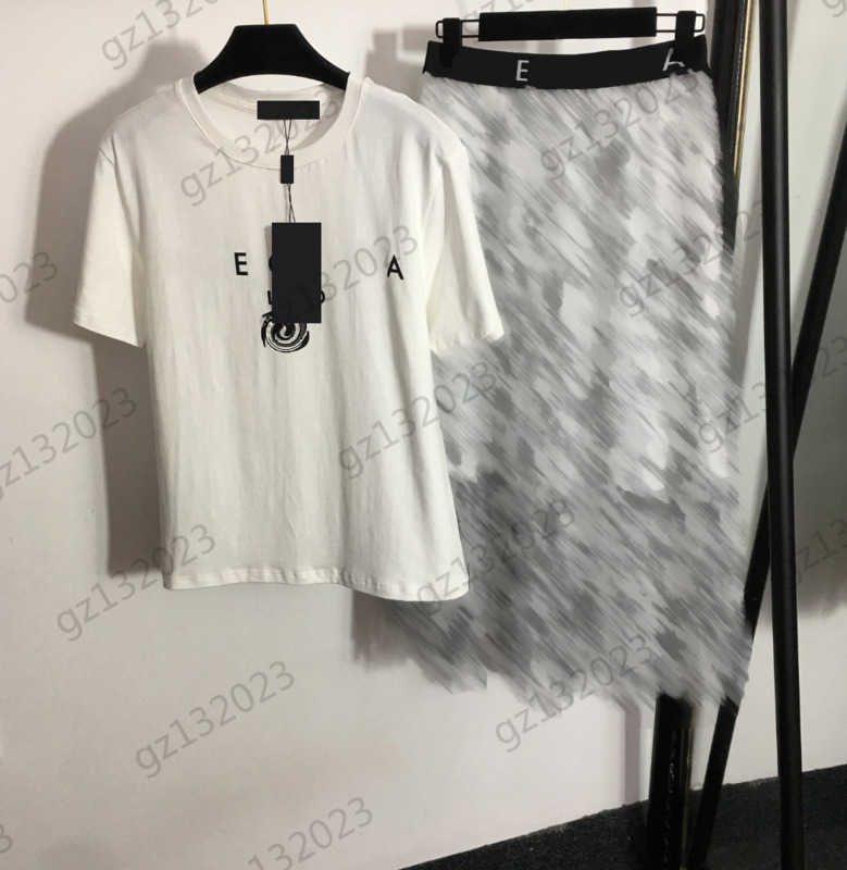 Fashion Women Two Piece Dresses Brand Letter Printing Cotton Short Sleeve T-shirt Webbing Elastic Waist Fold Mesh Skirt Womens Clothing 2 Colors 1970
Fashion Women Two Piece Dresses Brand Letter Printing Cotton Short Sleeve T-shirt Webbing Elastic Waist Fold Mesh Skirt Womens Clothing 2 Colors 1970