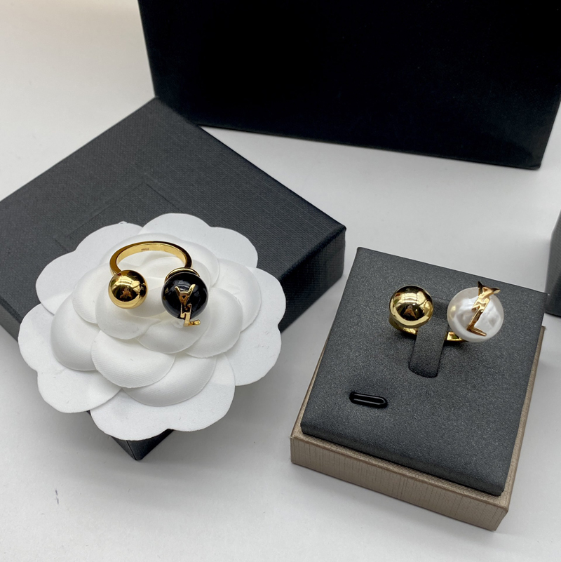 Women Rings Designer Jewelry Womens Ring Opening With Pearl Gold S Letters Accessories New Designers Ring Ladies For Party D2212222F
Women Rings Designer Jewelry Womens Ring Opening With Pearl Gold S Letters Accessories New Designers Ring Ladies For Party D2212222F