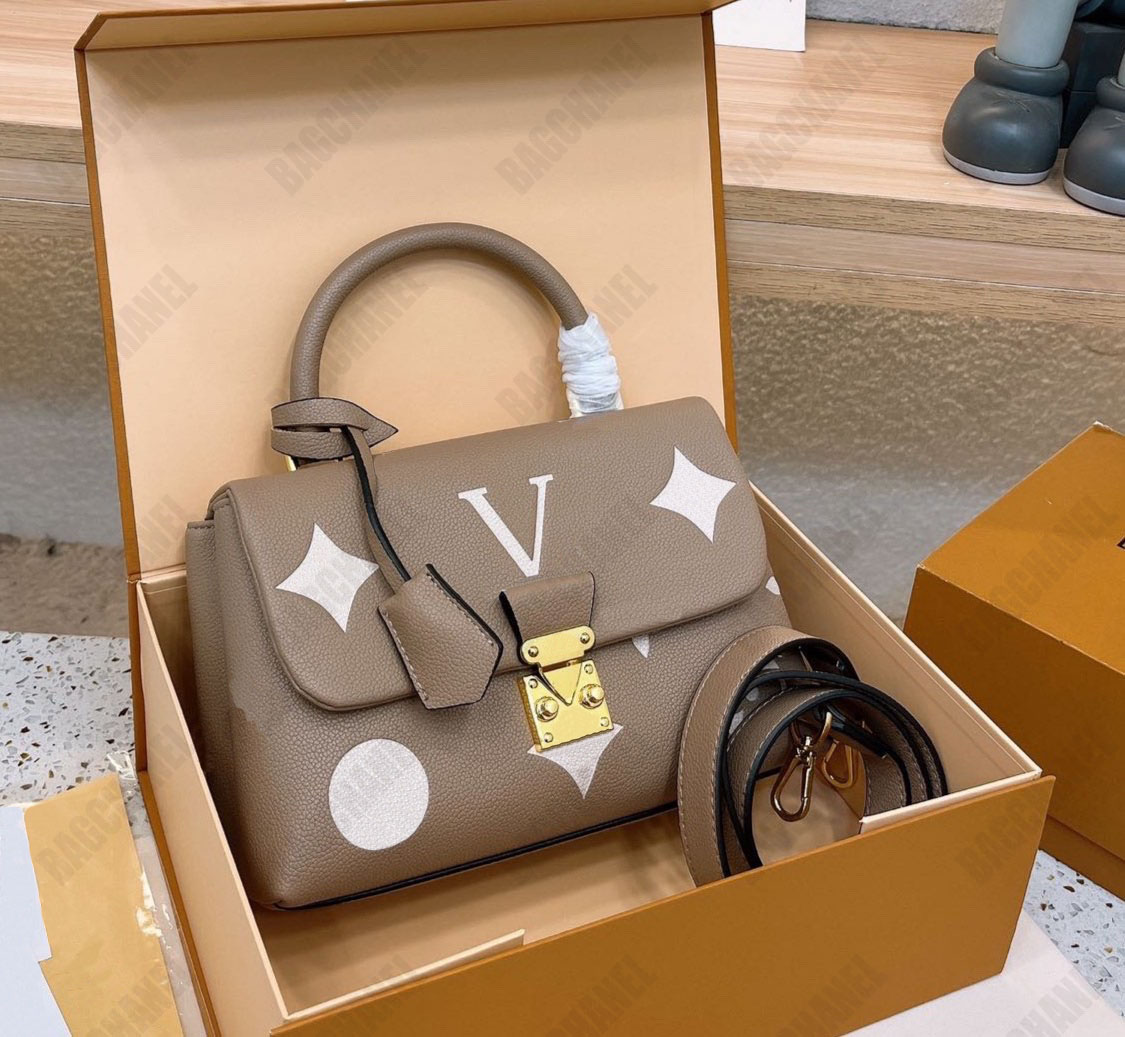 Evening Bags Designer messenger bag totes Womens handbag Top leather cross body Fashion flower letter pattern shoulder bags lady purse
Evening Bags Designer messenger bag totes Womens handbag Top leather cross body Fashion flower letter pattern shoulder bags lady purse