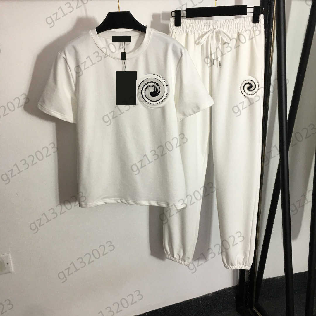 Two Piece Sets Womens Two Pieces Pants Chest Logo Decorative Crew Neck Short Sleeve Pullover Shirt Elastic Waist Casual Trousers Fashion sports Women Clothing
Two Piece Sets Womens Two Pieces Pants Chest Logo Decorative Crew Neck Short Sleeve Pullover Shirt Elastic Waist Casual Trousers Fashion sports Women Clothing
