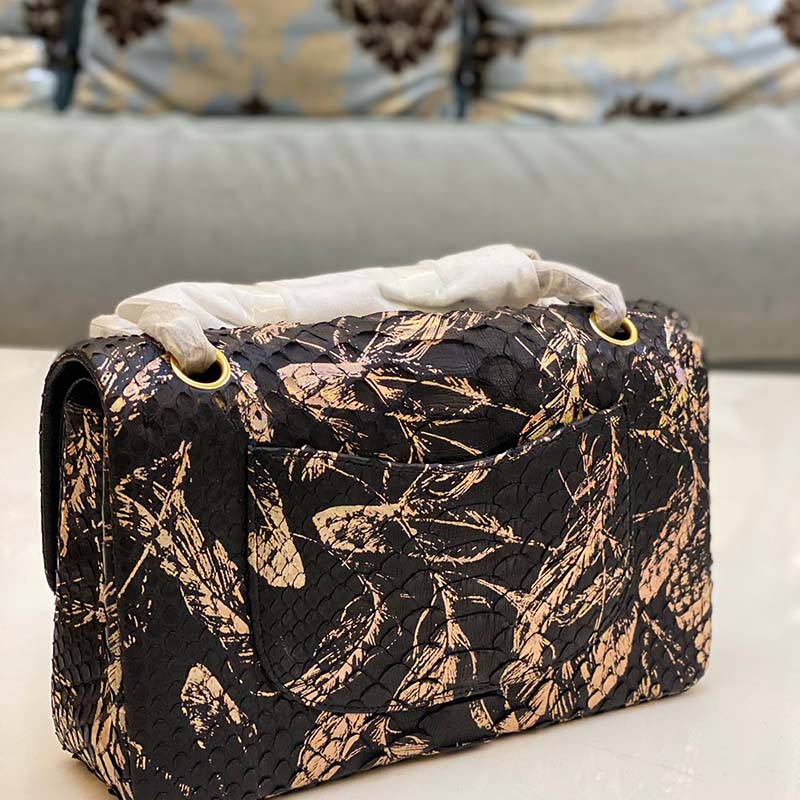 Fashion Handbags Shoulder Luxurys Serpentine Designer Bags metal chain gold silver women Handbag Genuine Leather bag Flip cover Messenger Crossbody Handbag Purse, Red
Fashion Handbags Shoulder Luxurys Serpentine Designer Bags metal chain gold silver women Handbag Genuine Leather bag Flip cover Messenger Crossbody Handbag Purse, Red