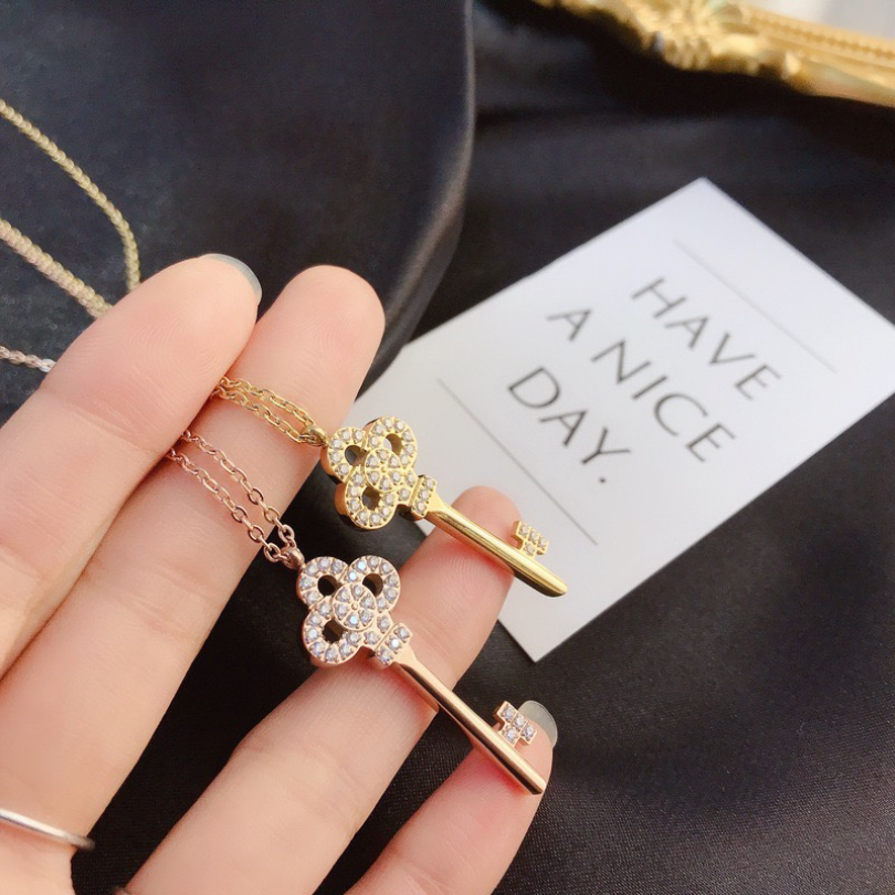Fashion Women Luxury Designer Necklace Choker Chains Crystal 18K Gold Plated Rose Gold Plated Stainless Steel Flower Letter Pendants Statement Jewelry X403
Fashion Women Luxury Designer Necklace Choker Chains Crystal 18K Gold Plated Rose Gold Plated Stainless Steel Flower Letter Pendants Statement Jewelry X403