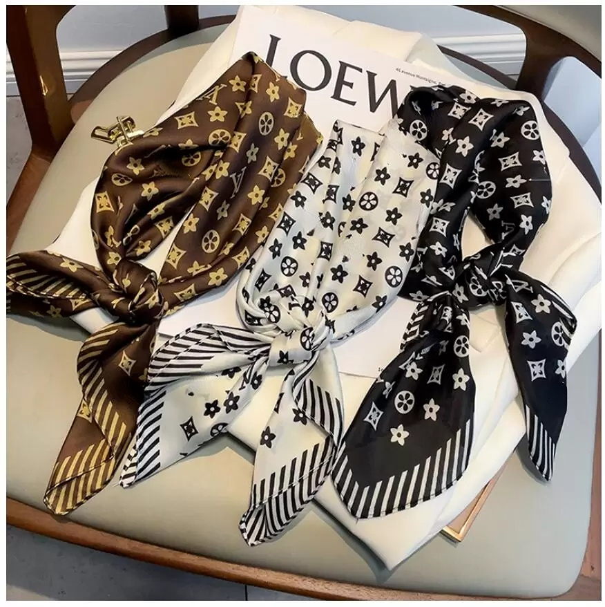 Simple Letters Print Flower imitate Silk Scarf Headband for Women Fashion Long Handle Bag Scarves Paris Shoulder Tote Luggage Ribbon Head
Simple Letters Print Flower imitate Silk Scarf Headband for Women Fashion Long Handle Bag Scarves Paris Shoulder Tote Luggage Ribbon Head