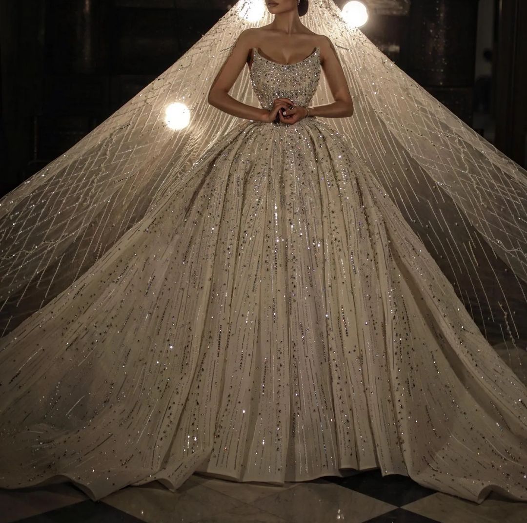 Ball Gown Wedding Dresses Appliques Bateau Sleeveless Strapless Sequins Beads Lace Ruffles or Length Celebrity Bridal Gowns Plus Size