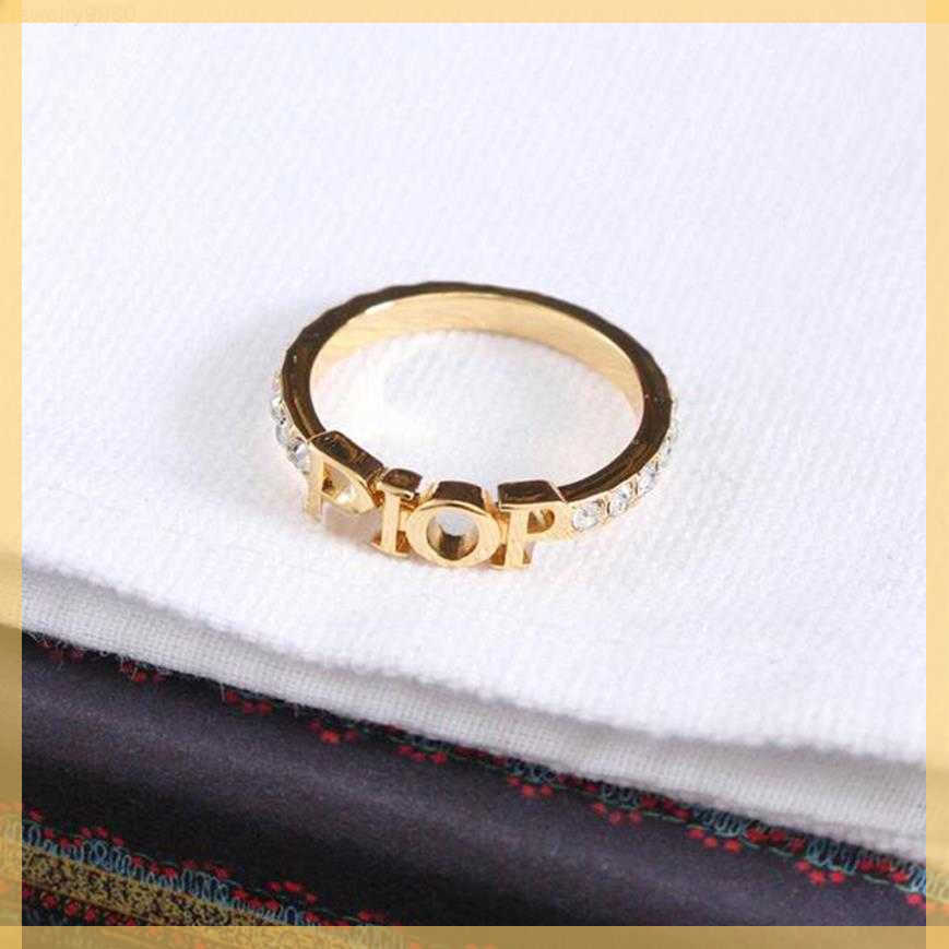 Fashion brand designer gold letter band rings bague for lady women Party wedding lovers gift engagement jewelry With BOX30841221122
Fashion brand designer gold letter band rings bague for lady women Party wedding lovers gift engagement jewelry With BOX30841221122
