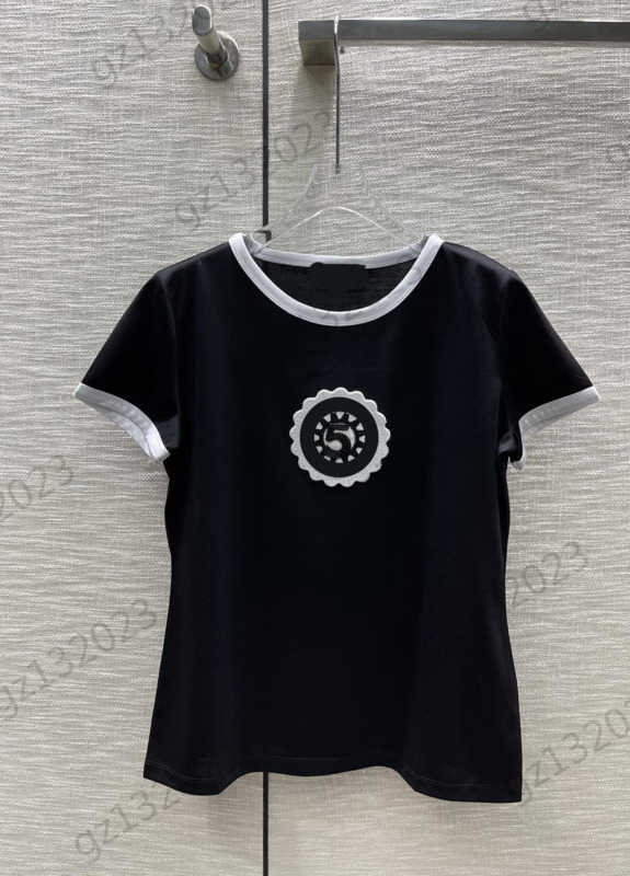 Womens Clothes T-shirts Designer Top Front Sunflower Embroidered Crew Neck Short Sleeve T-shirt Color Contrast Edge Design Pure Cotton Fabric Tees Women Apparel 1970, 18
Womens Clothes T-shirts Designer Top Front Sunflower Embroidered Crew Neck Short Sleeve T-shirt Color Contrast Edge Design Pure Cotton Fabric Tees Women Apparel 1970, 18