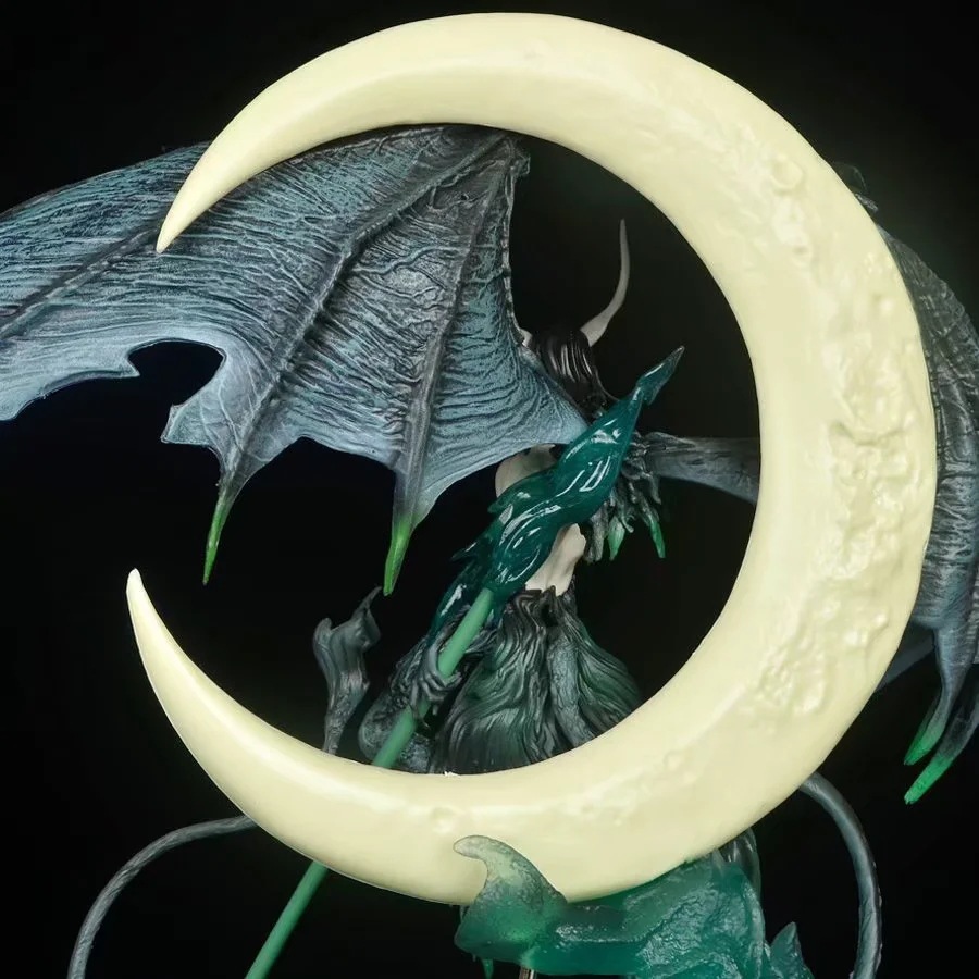 Novelty Games Large Figure With Light Anime Bleach Ulquiorra Cifer Figurine With Wings Black Pearl Model 40cm Toys Birthday Gift Collection