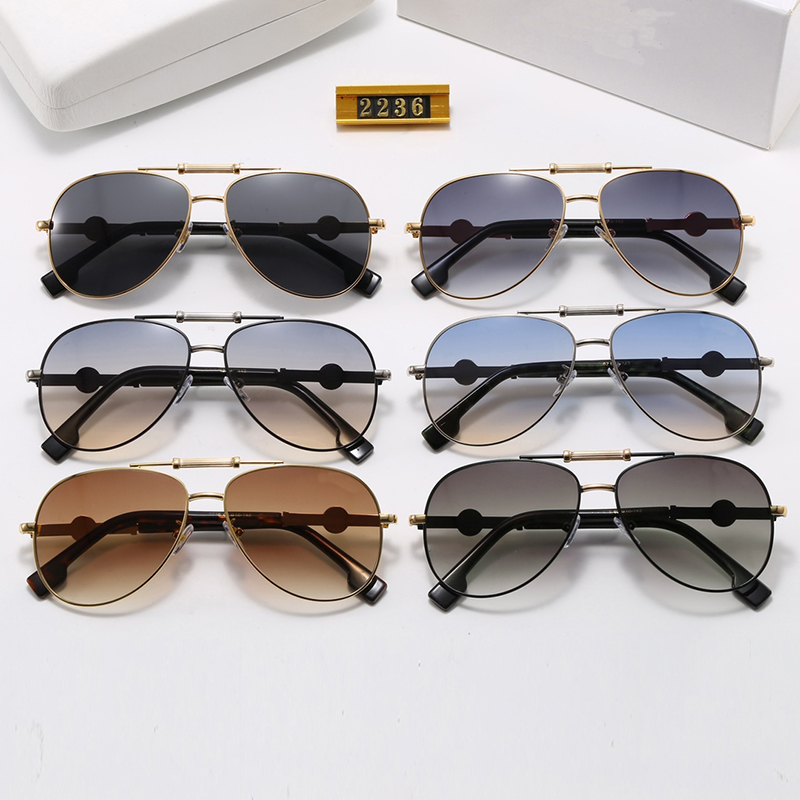 Luxury Men Designer Classic Aviator Sunglass Women Casual Pilot Sunglasses Men Fashion Sun Glass Sunglass Narrow Metal Frame Drive 2212234QS
Luxury Men Designer Classic Aviator Sunglass Women Casual Pilot Sunglasses Men Fashion Sun Glass Sunglass Narrow Metal Frame Drive 2212234QS