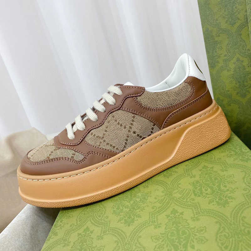 Women Men Sneaker With Web Retro Wome Designer Shoes White Beige Embossed Sneakers Men Leather Trainers Green And Red Stripe Chunky Canvas Shoe NO334