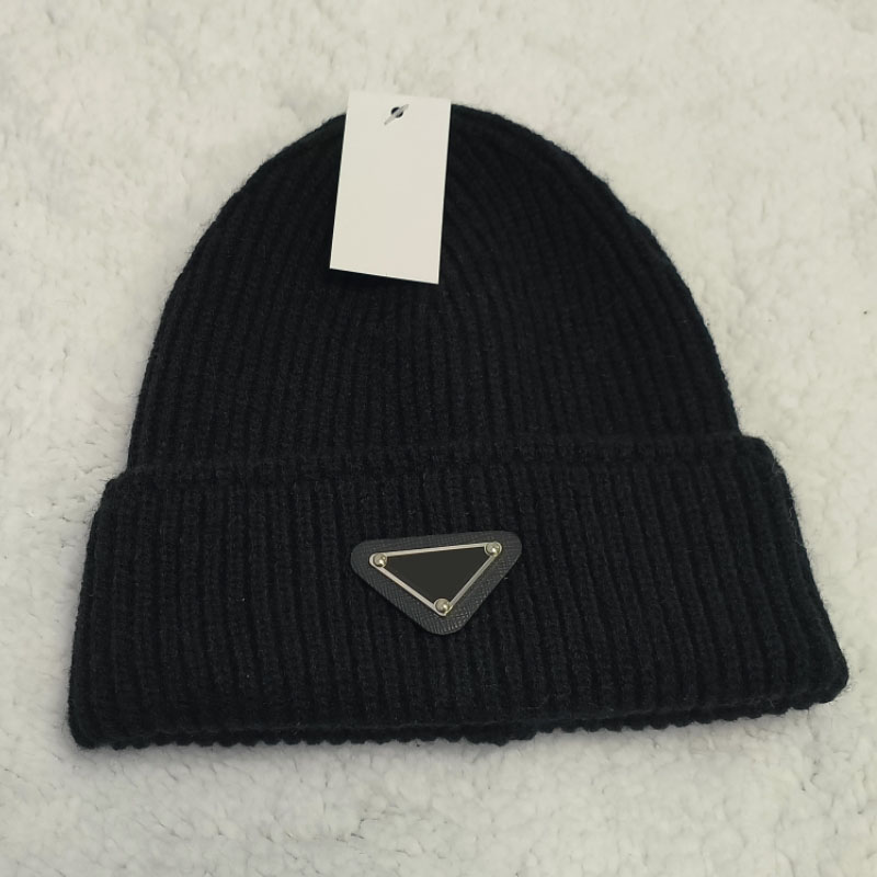 Mens hat designer beanie fitted hats with geometry warm winter knitted cap leisure ear protection fashion luxury oversized outdoor ski caps bonnet man head warm
Mens hat designer beanie fitted hats with geometry warm winter knitted cap leisure ear protection fashion luxury oversized outdoor ski caps bonnet man head warm