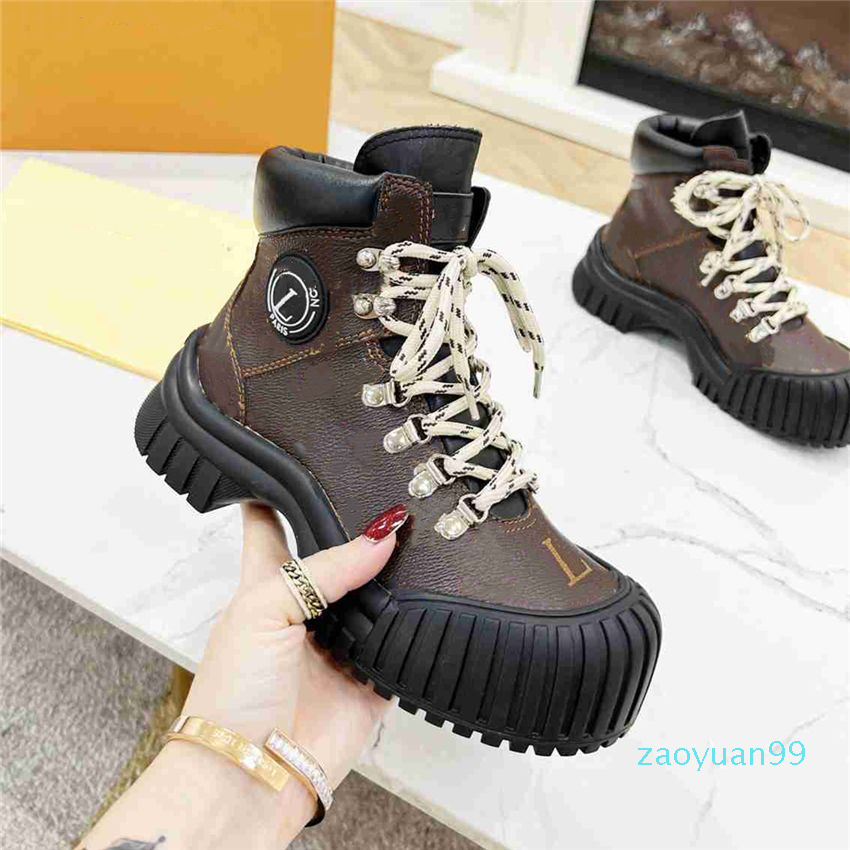 Fashion Boots Casual Women Luxury Design Winter Warm Heel Snow Leather Thick soled Sock Boots 05-015
Fashion Boots Casual Women Luxury Design Winter Warm Heel Snow Leather Thick soled Sock Boots 05-015