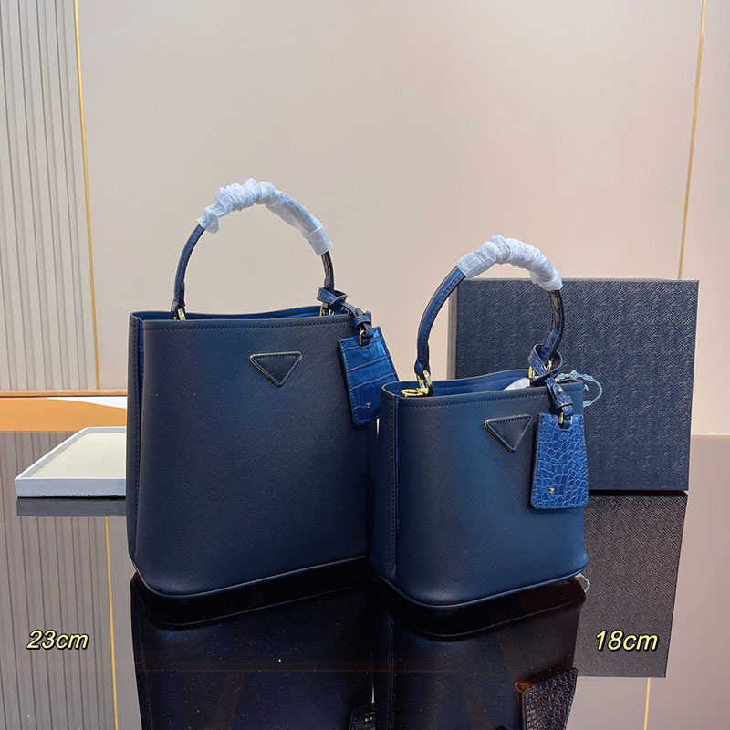 Evening Bags Panier totes bags bucket bag designer tote handbags women luxury leather shoulder bags black purse Fashion Shopping Crossbody Wallet 221223, Blue
Evening Bags Panier totes bags bucket bag designer tote handbags women luxury leather shoulder bags black purse Fashion Shopping Crossbody Wallet 221223, Blue