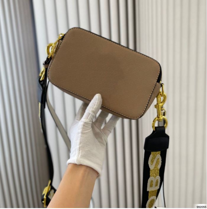 Designers Messenger Bag For Women Crossbody Camera Bag Leather Double Zip Color Matching Casual Wide Strap Shoulder Bags
Designers Messenger Bag For Women Crossbody Camera Bag Leather Double Zip Color Matching Casual Wide Strap Shoulder Bags